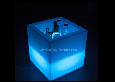 Китай Перезаряжаемые охладитель ведра льда света 40км куба СИД полиэтилена для дисплея бутылки поставщик