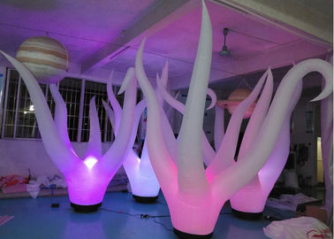 Пальцы сформировали раздувной освещая свет приведенный /Inflatable для украшения этапа