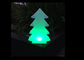 Пластиковое дерево сформировало батарею лампы пола СИД использующую энергию для украшения рождества на открытом воздухе поставщик