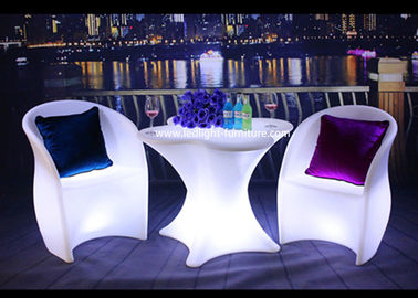 Мебель бассейна ПЭ на открытом воздухе с цветами СИД подгонянными освещением